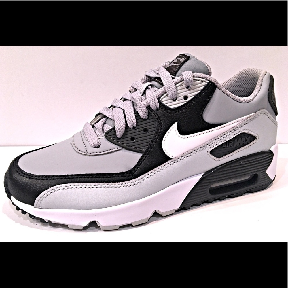 Boys Nike Air Max 90 GS Size 6 Wolf Grey/White - Picture 1 of 6